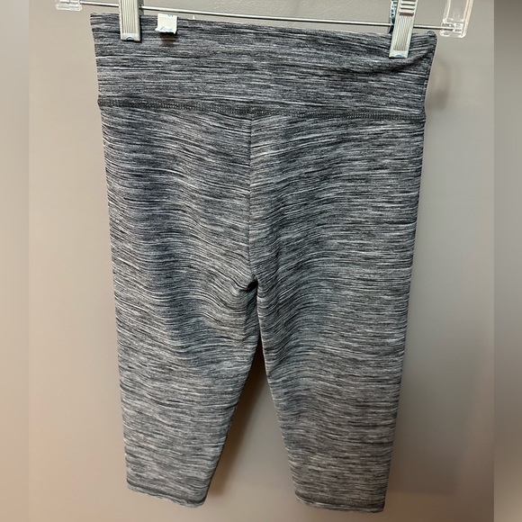 JUSTICE | BNWT Heathered Grey Capri Leggings - Picture 3 of 5